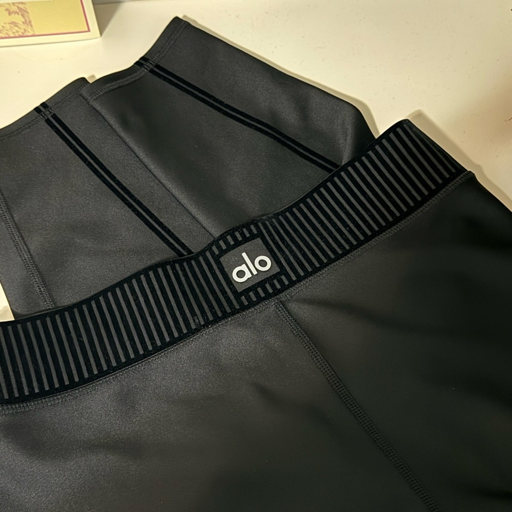 ALO Yoga Black Leggings